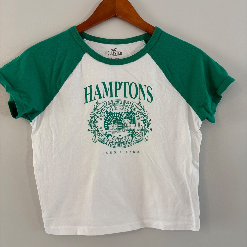 Hollister T-Shirt Womens Medium White Green Hamptons Graphic Raglan Cropped Tee